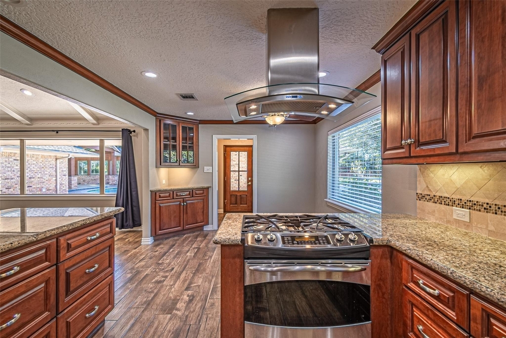 17615 Swansbury Drive - Photo 24
