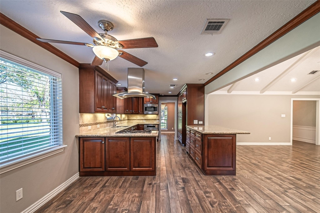 17615 Swansbury Drive - Photo 19