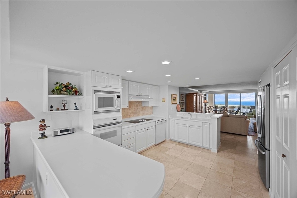6849 Grenadier Boulevard - Photo 10