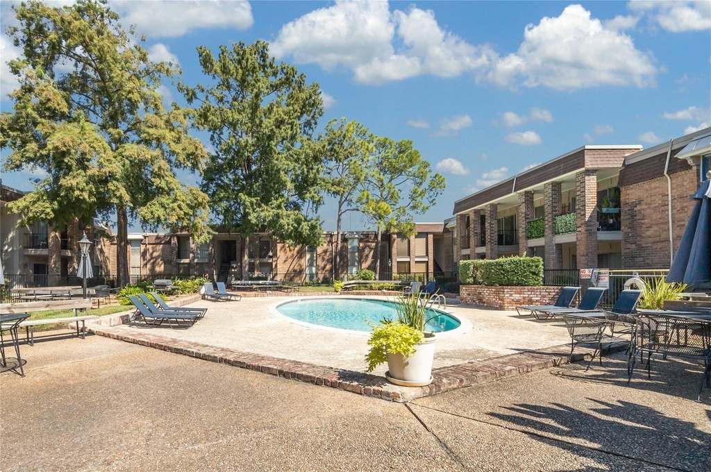 7555 Katy Fwy - Photo 26