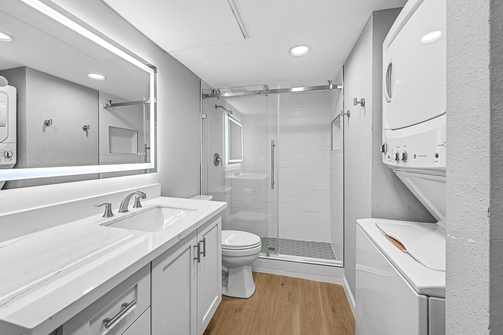 7555 Katy Fwy - Photo 12
