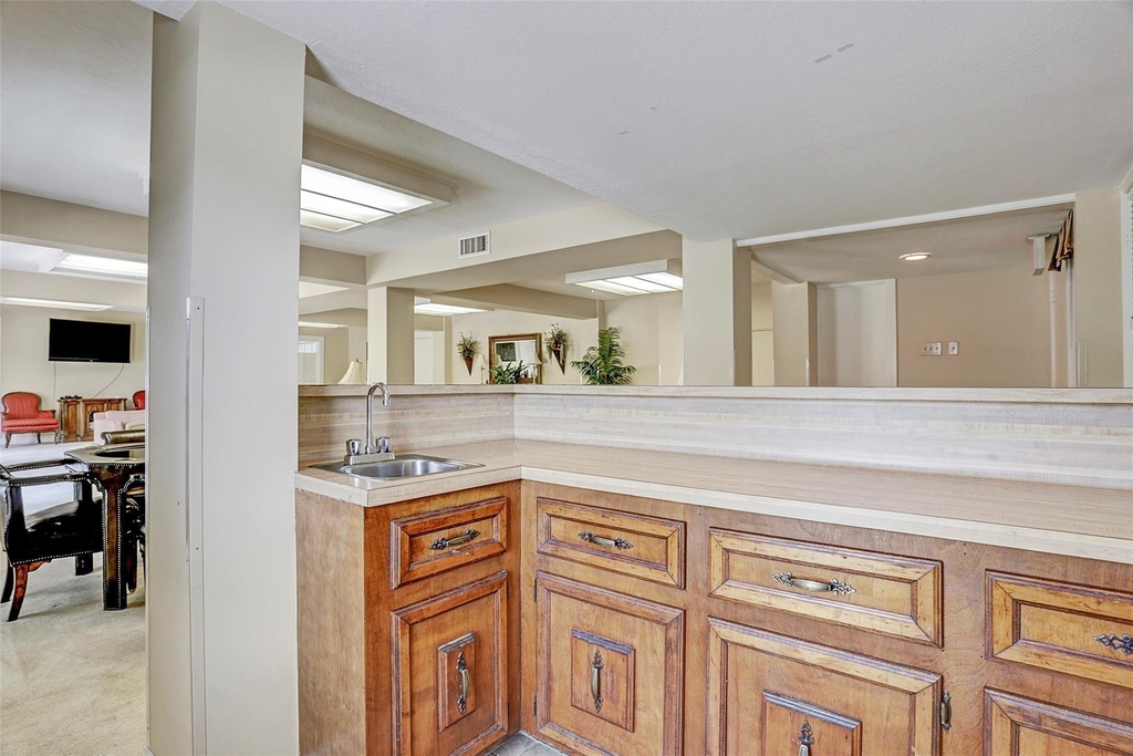 7555 Katy Fwy - Photo 24