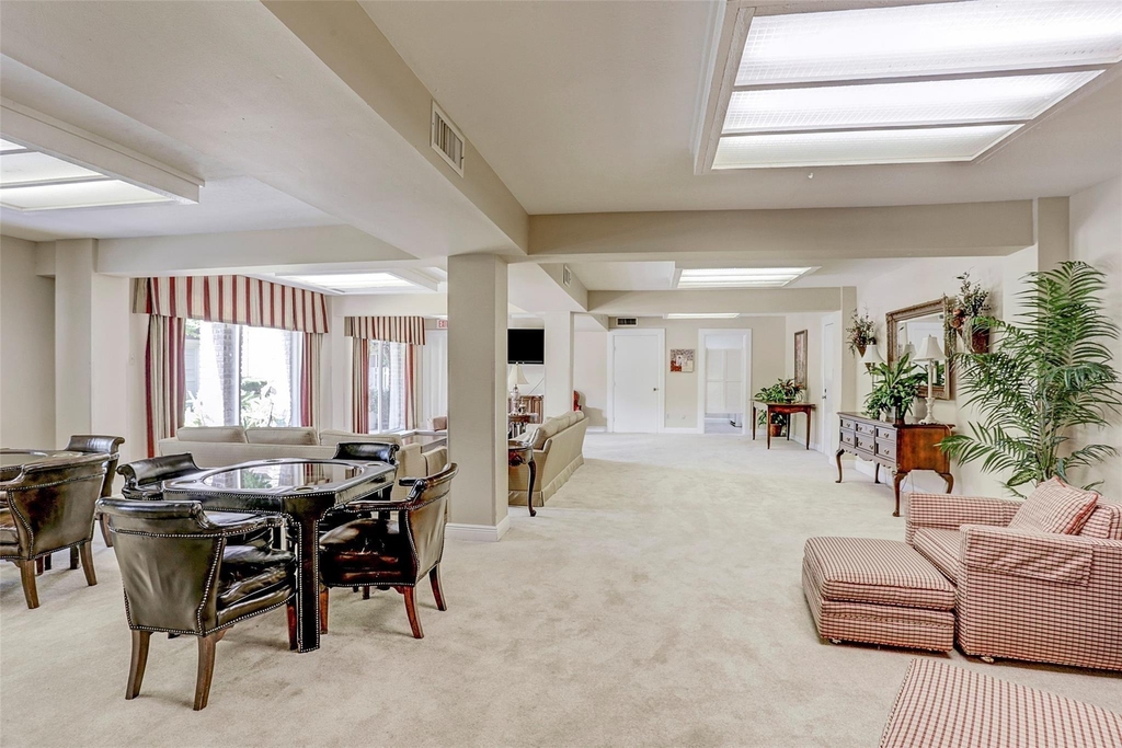 7555 Katy Fwy - Photo 23
