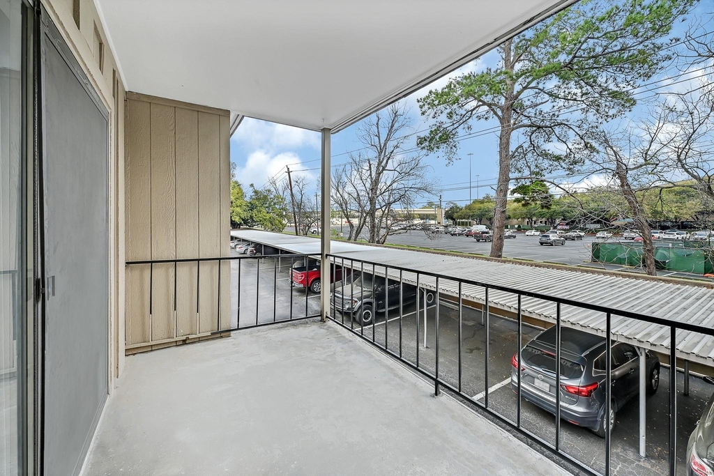 7555 Katy Fwy - Photo 15