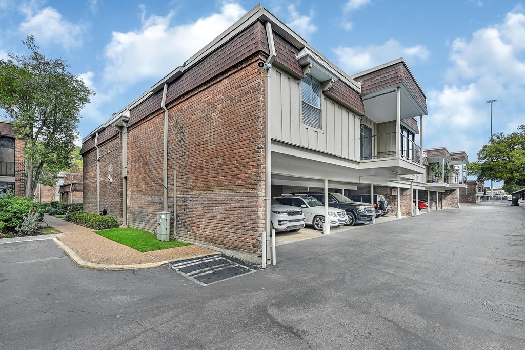 7555 Katy Fwy - Photo 19