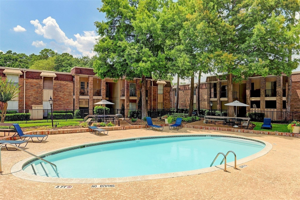7555 Katy Fwy - Photo 27