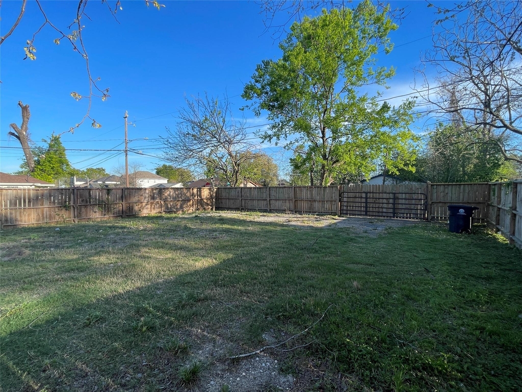 802 Fair Street - Photo 3