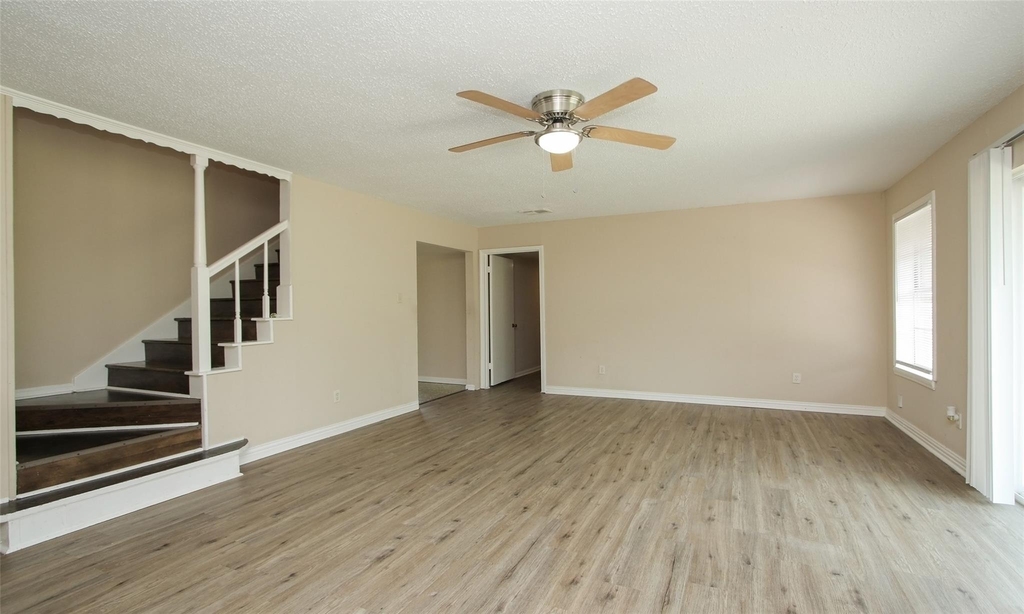 6406 Ashton Street - Photo 6
