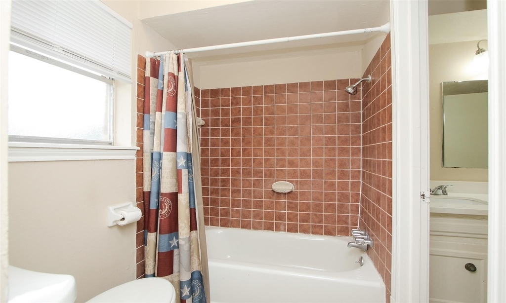 6406 Ashton Street - Photo 21