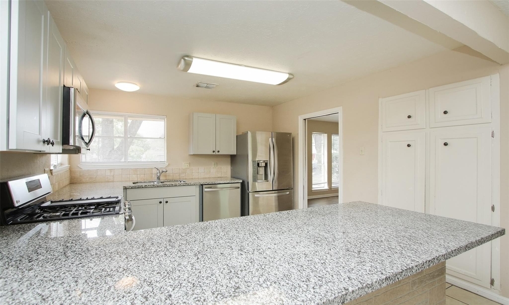 6406 Ashton Street - Photo 9