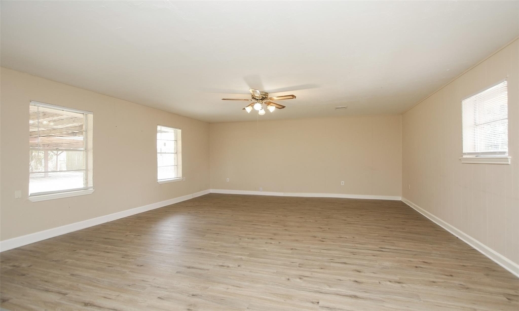 6406 Ashton Street - Photo 15