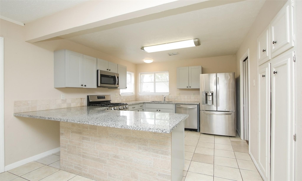 6406 Ashton Street - Photo 8