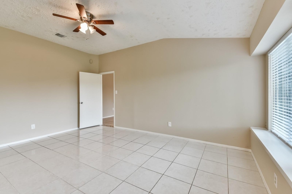 9503 Bent Spur Lane - Photo 15
