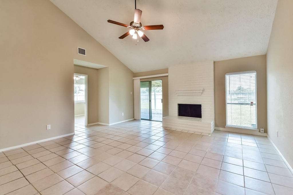 9503 Bent Spur Lane - Photo 4
