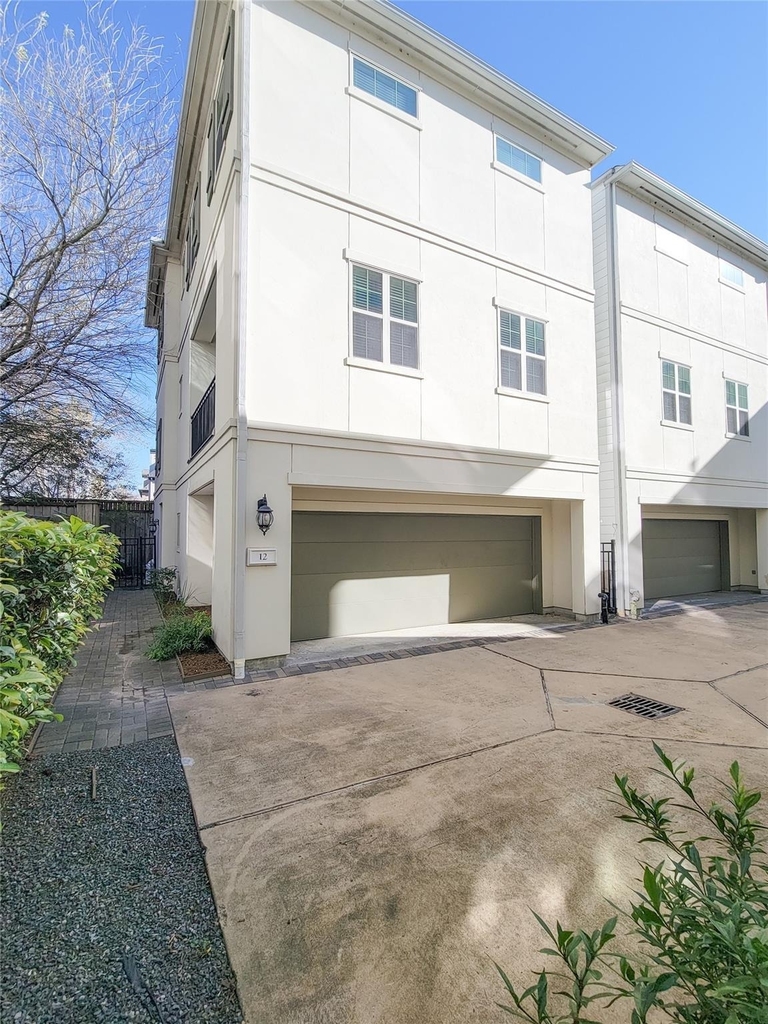 12 Hermann Park Court - Photo 0