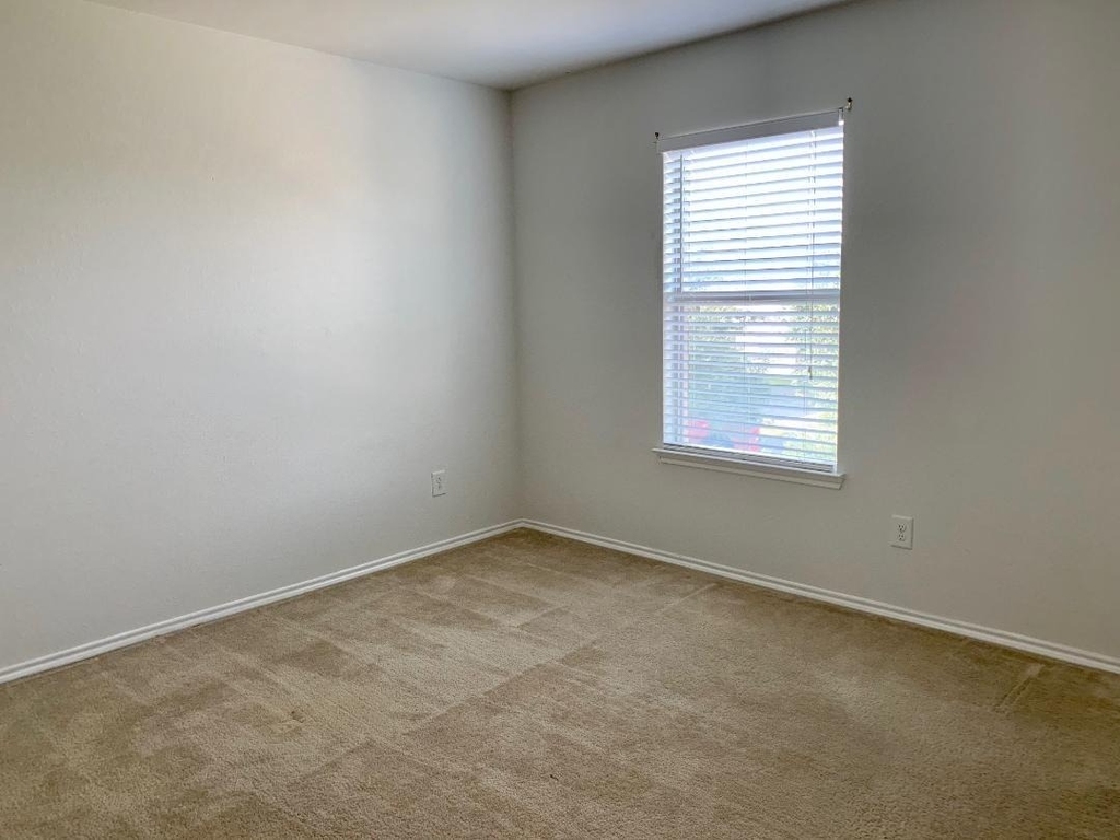 2902 Beacon Grove - Photo 11