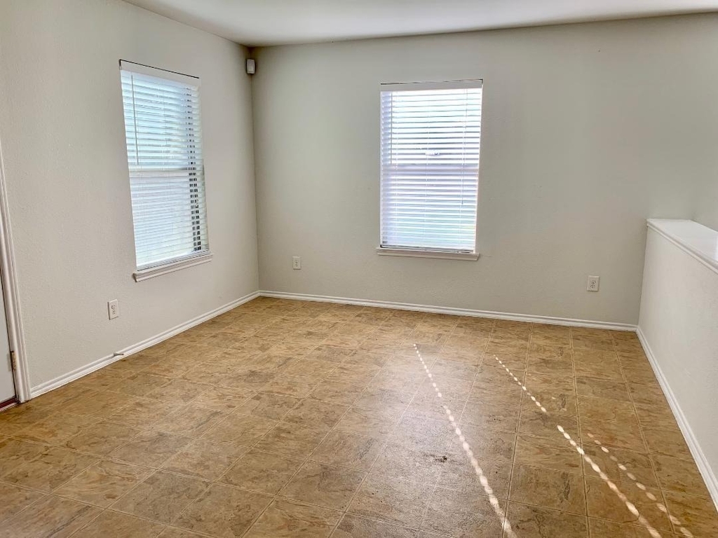 2902 Beacon Grove - Photo 5
