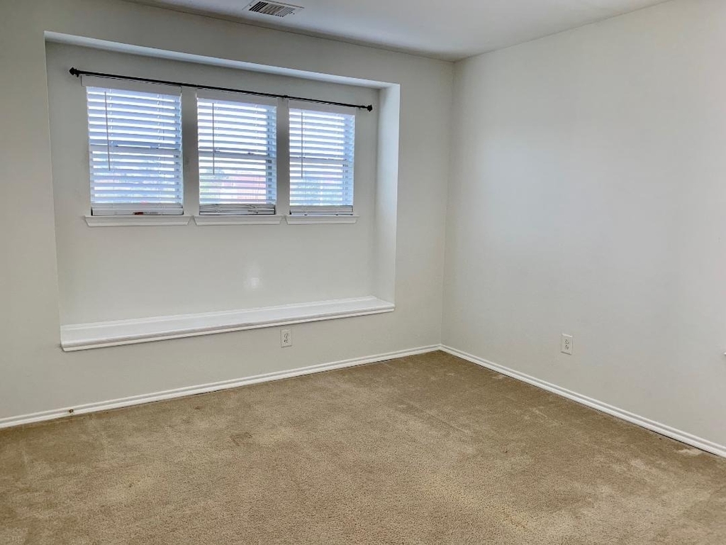 2902 Beacon Grove - Photo 10