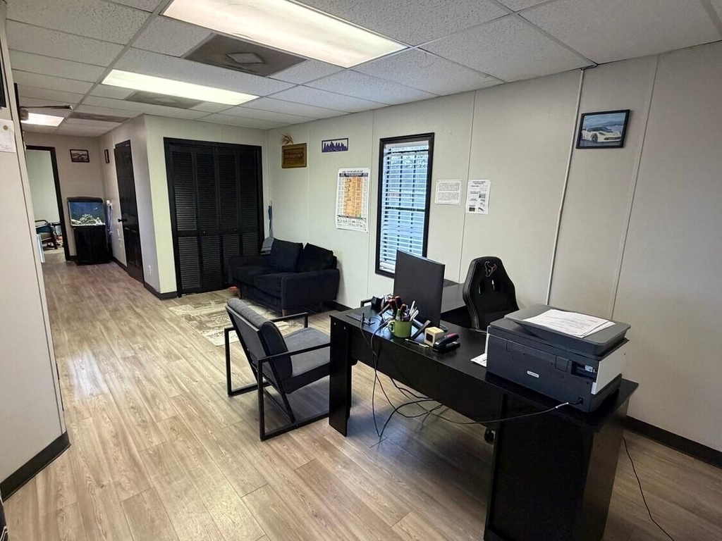 11055 Eastex Freeway - Photo 4