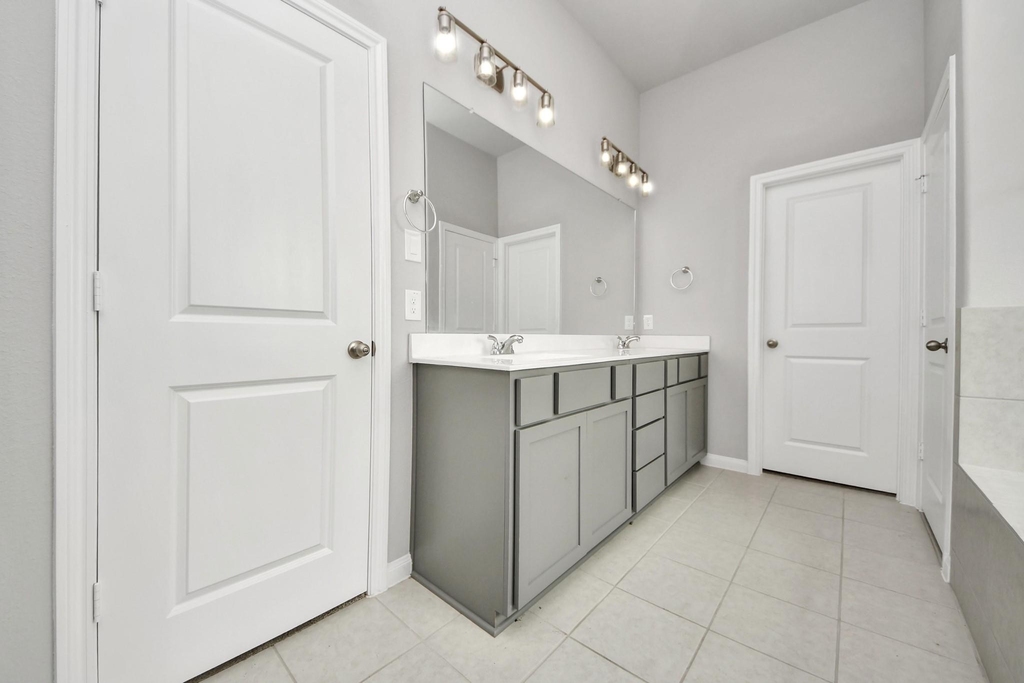 859 Sarasota Shore Drive - Photo 35