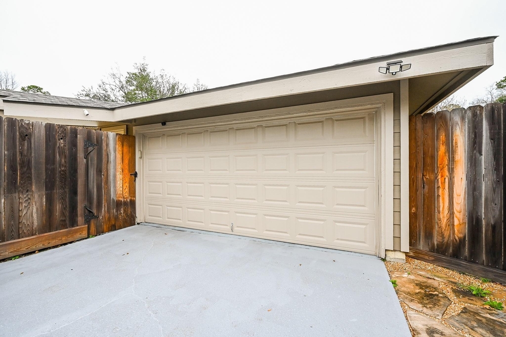 19414 Dianeshire Drive - Photo 5
