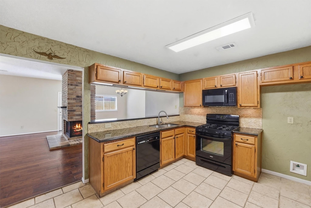 17219 Kettle Creek Drive - Photo 8