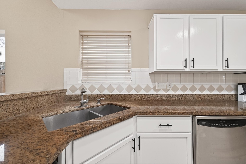 23035 Canal Road - Photo 19
