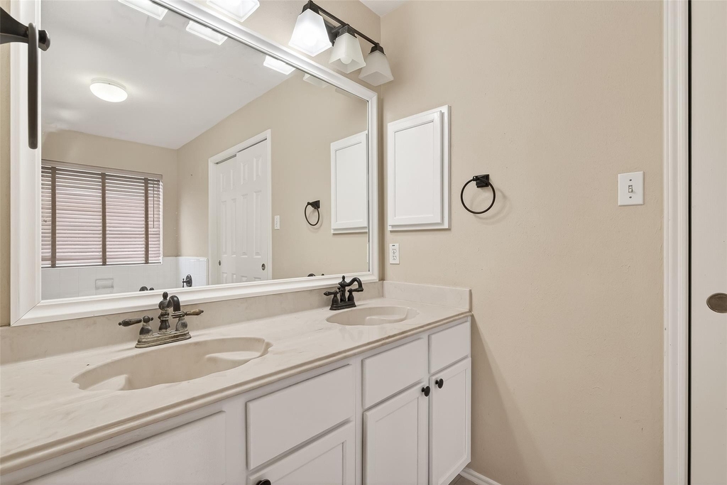 23035 Canal Road - Photo 33