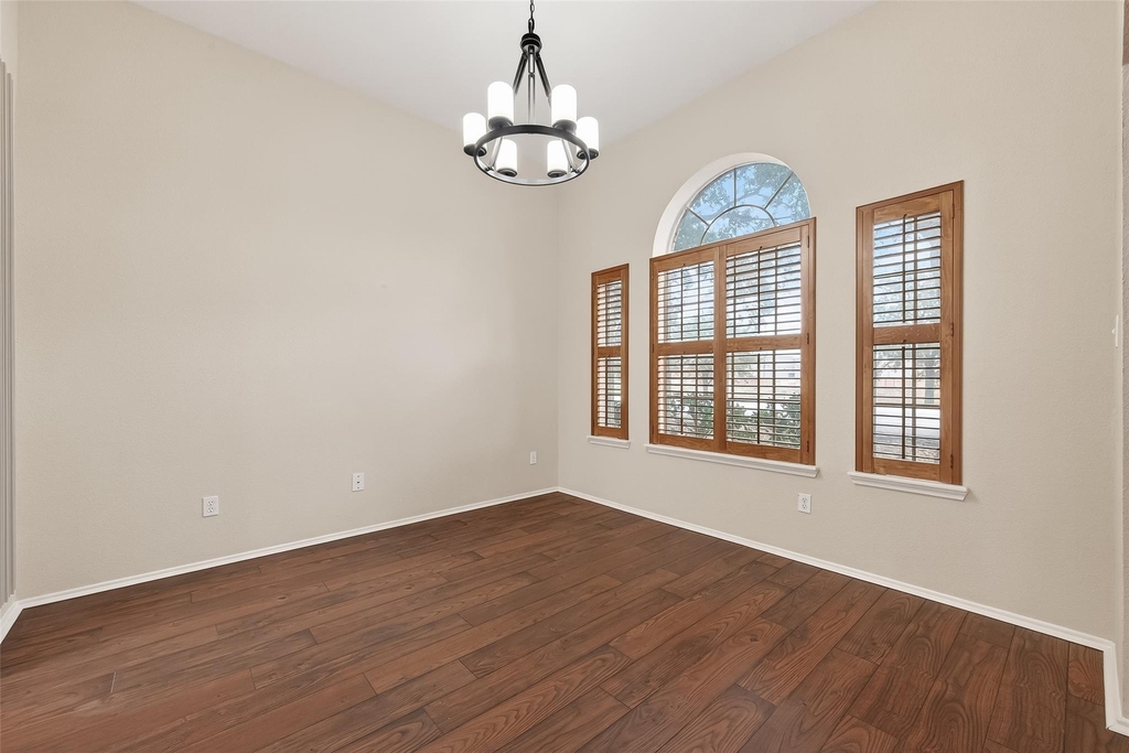 23035 Canal Road - Photo 12