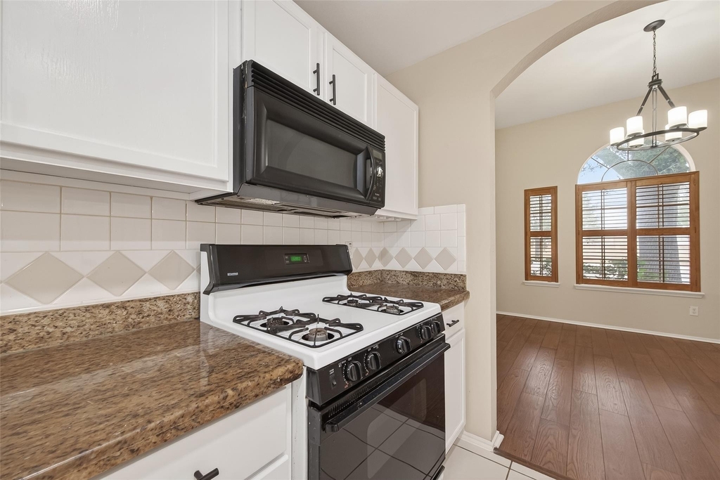 23035 Canal Road - Photo 18