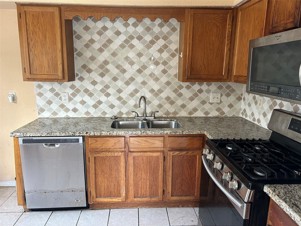 1154 W Brompton Drive - Photo 3