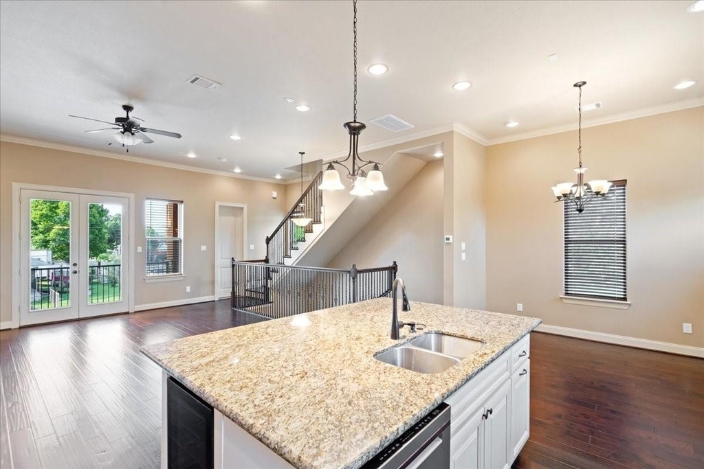 1520 Amundsen Street - Photo 13