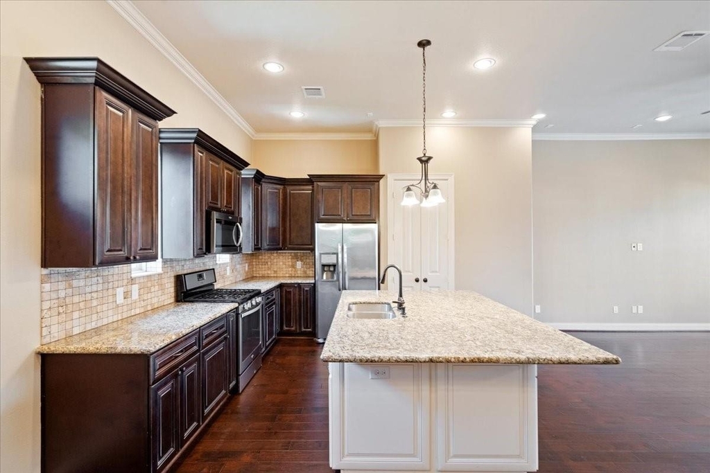 1520 Amundsen Street - Photo 11