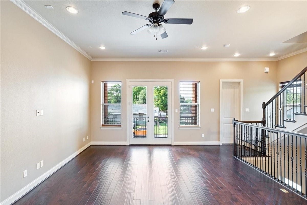 1520 Amundsen Street - Photo 8