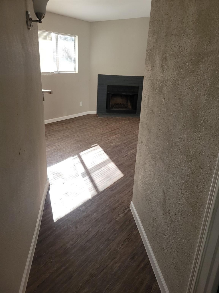 7200 W T C Jester Boulevard - Photo 6