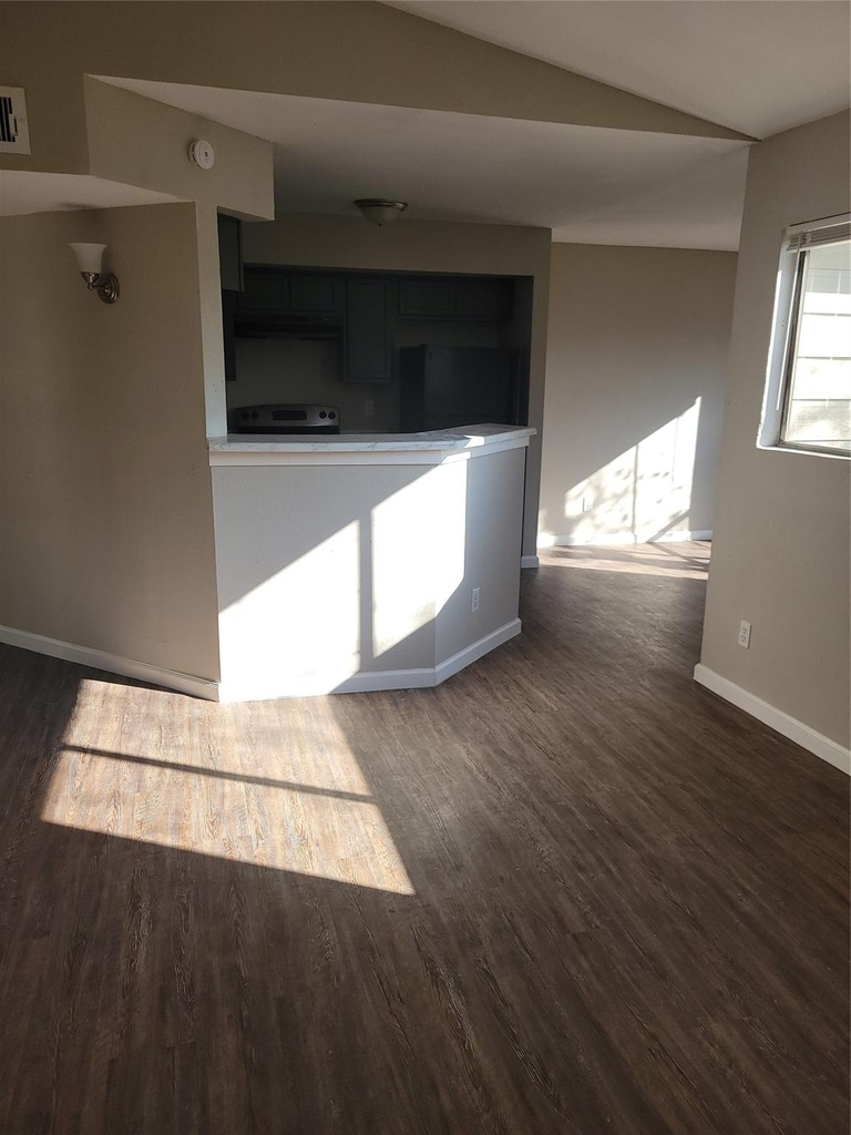 7200 W T C Jester Boulevard - Photo 4