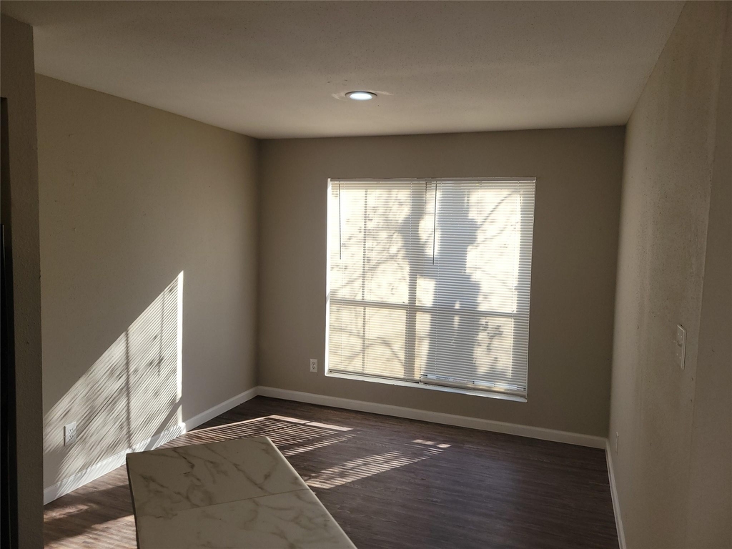 7200 W T C Jester Boulevard - Photo 5