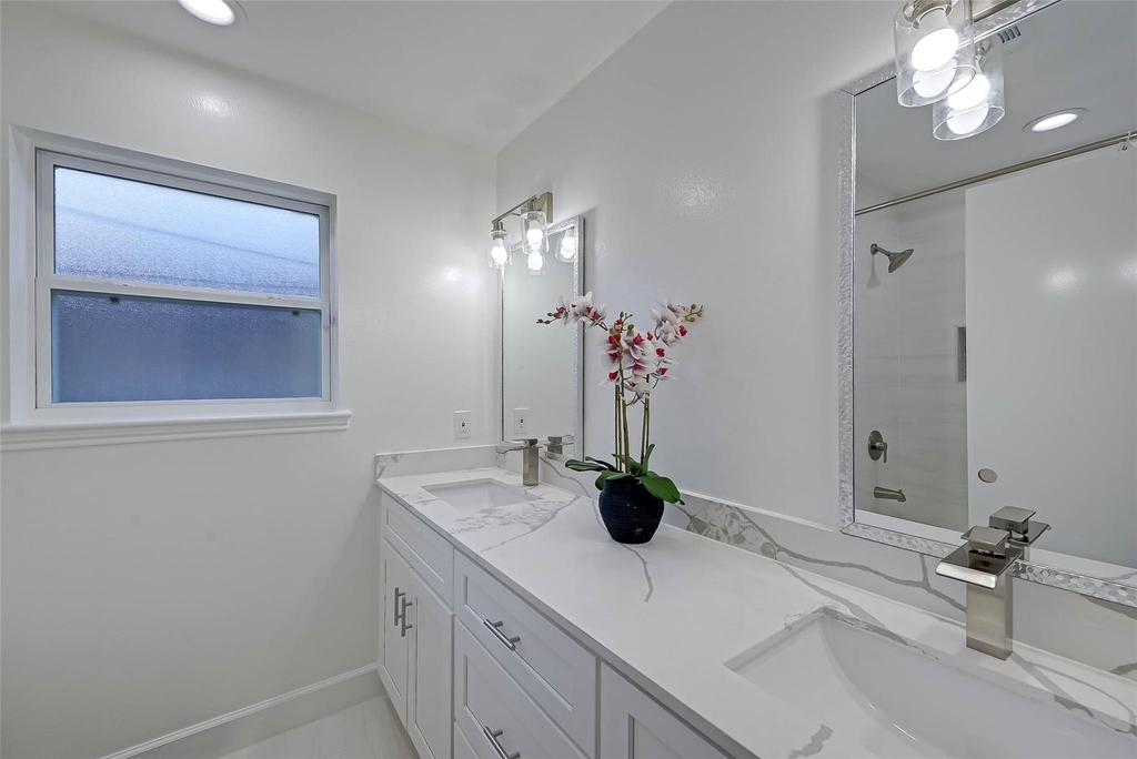 5522 Caversham Drive - Photo 12