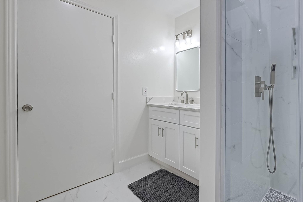 5522 Caversham Drive - Photo 8