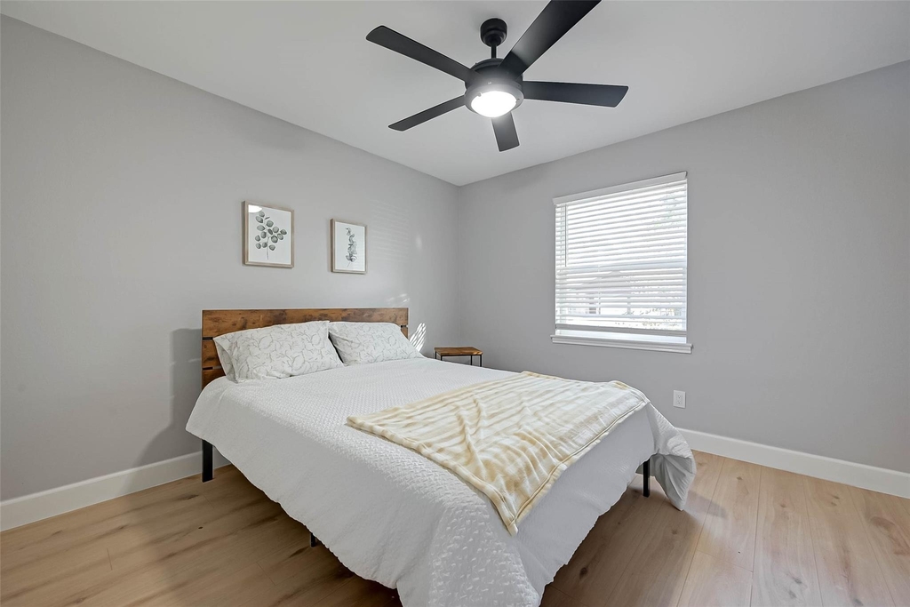 5522 Caversham Drive - Photo 9