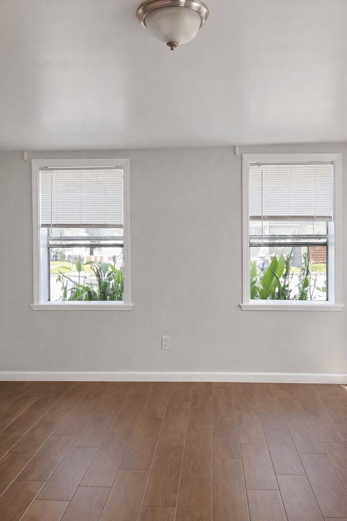1901 40th Street - Photo 2