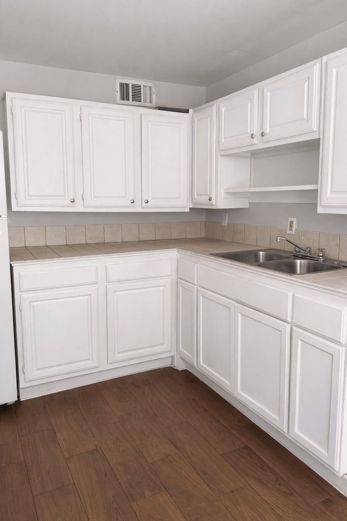 1901 40th Street - Photo 8