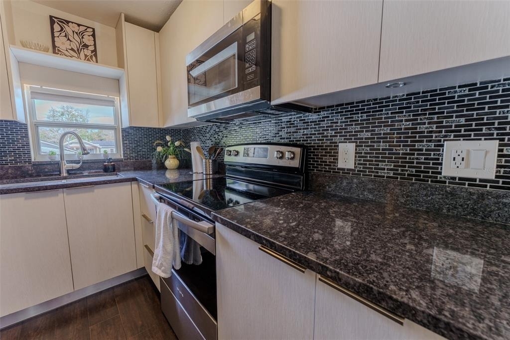 203 W Crest Avenue - Photo 10