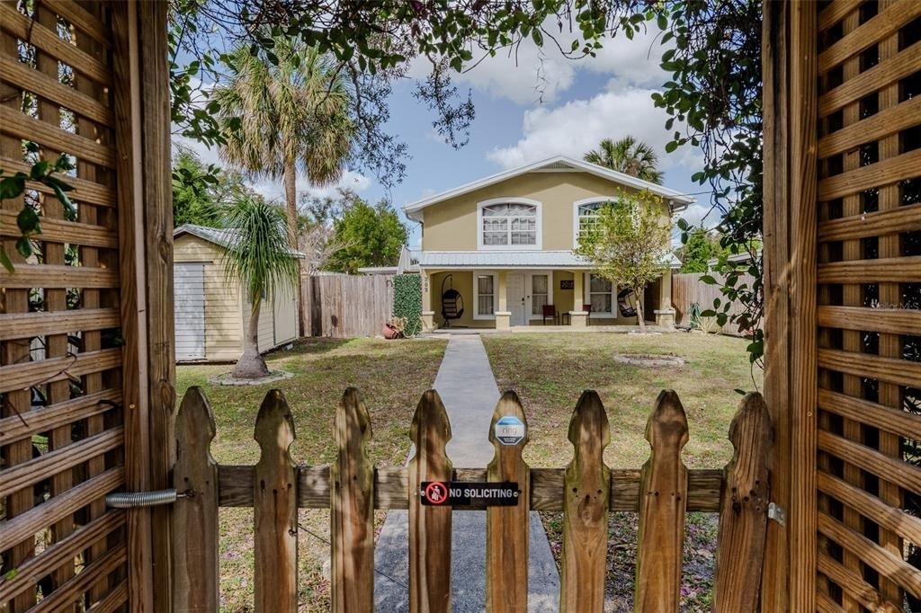 203 W Crest Avenue - Photo 1