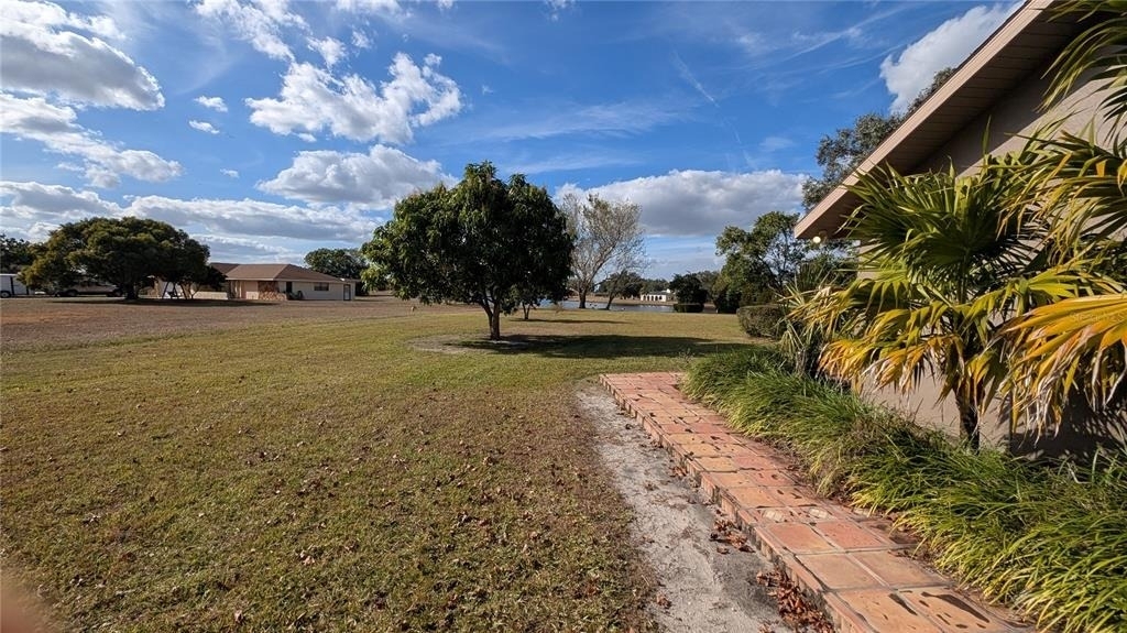 408 Lexington Drive - Photo 3