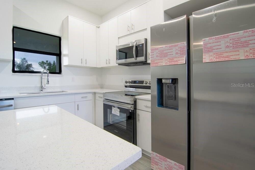 15633 Lakeland Circle - Photo 8