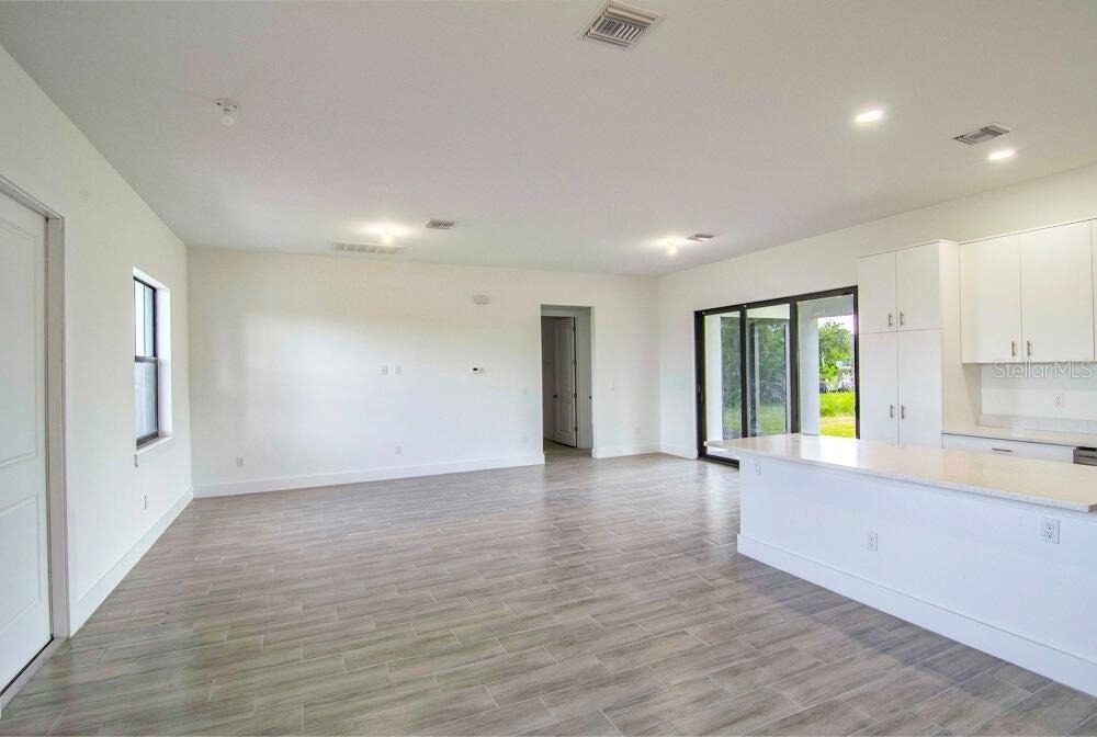 15633 Lakeland Circle - Photo 5