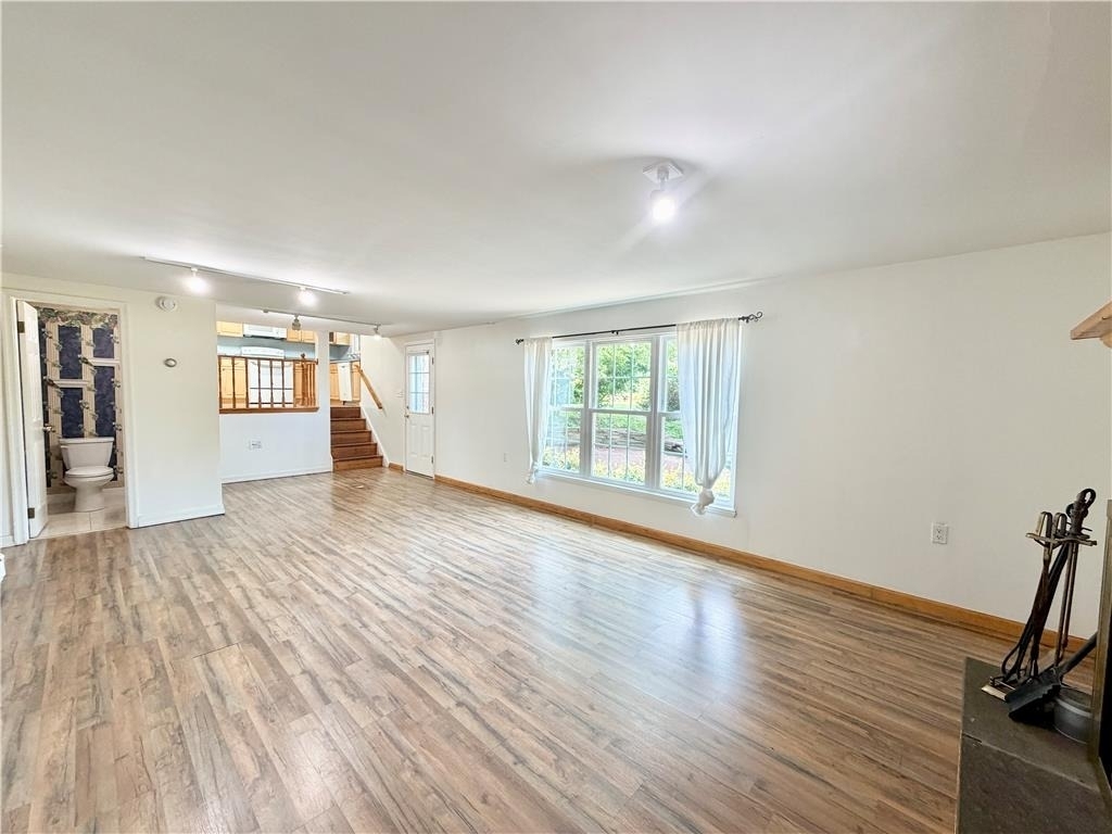 1160 Brentwood Avenue - Photo 5