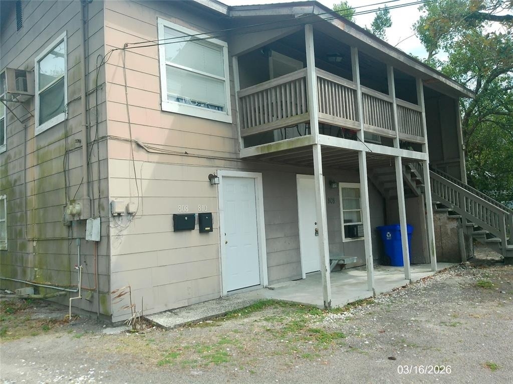 808 S Central Avenue S - Photo 0