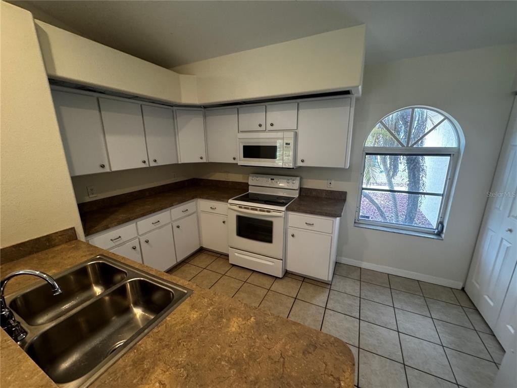 8234 Mossborger Avenue - Photo 11